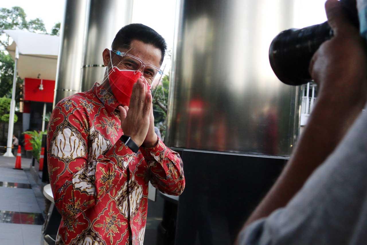 Hengky Kurniawan Jalani...