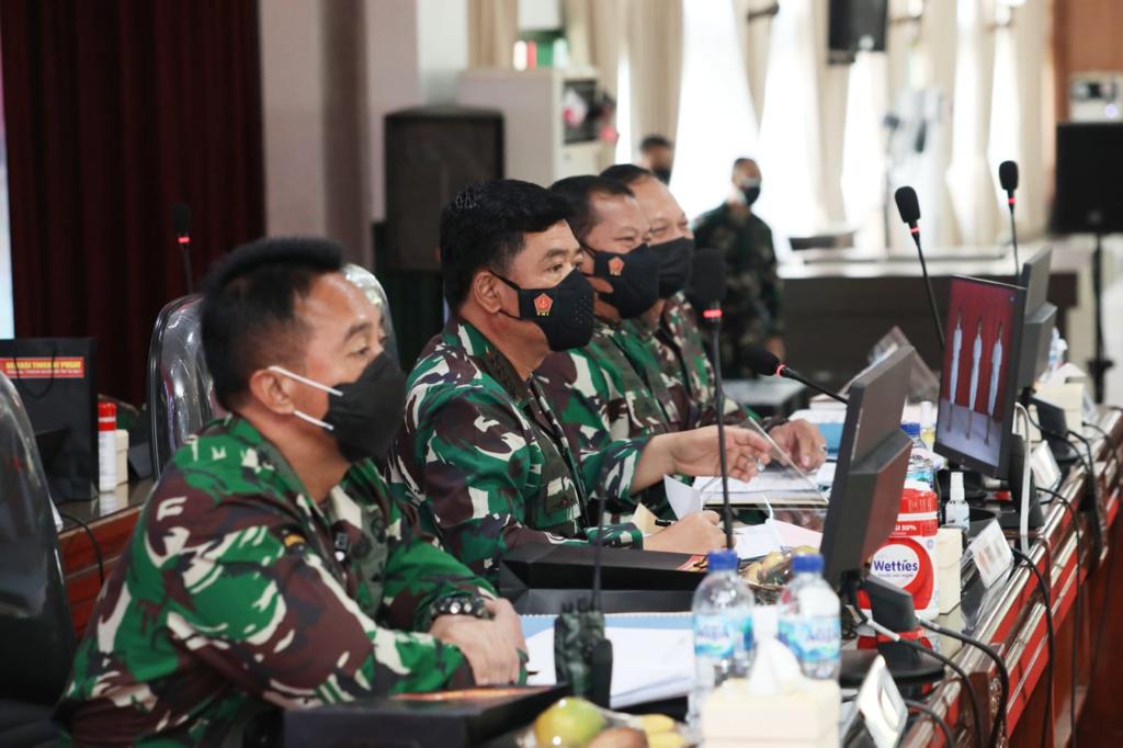 Panglima TNI Pimpin...