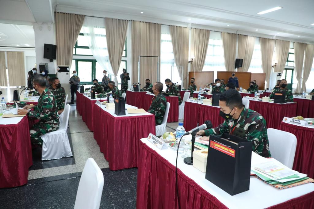 Panglima TNI Pimpin...