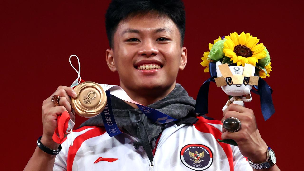 Raih Perunggu, Lifter...