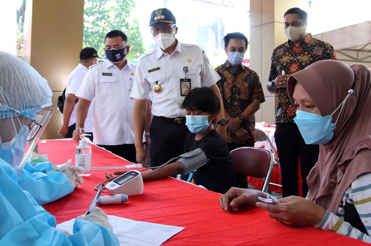 Mobil Klinik Indosat...