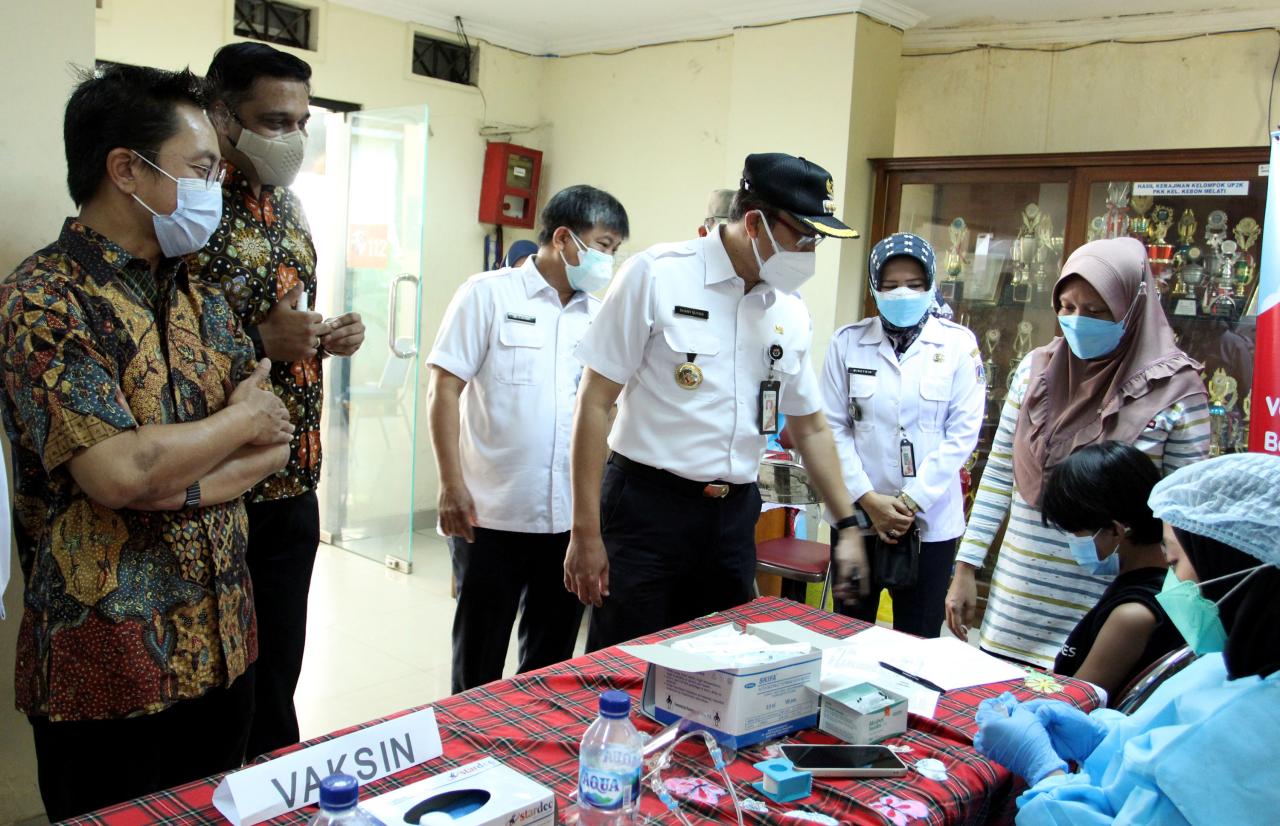 Mobil Klinik Indosat...