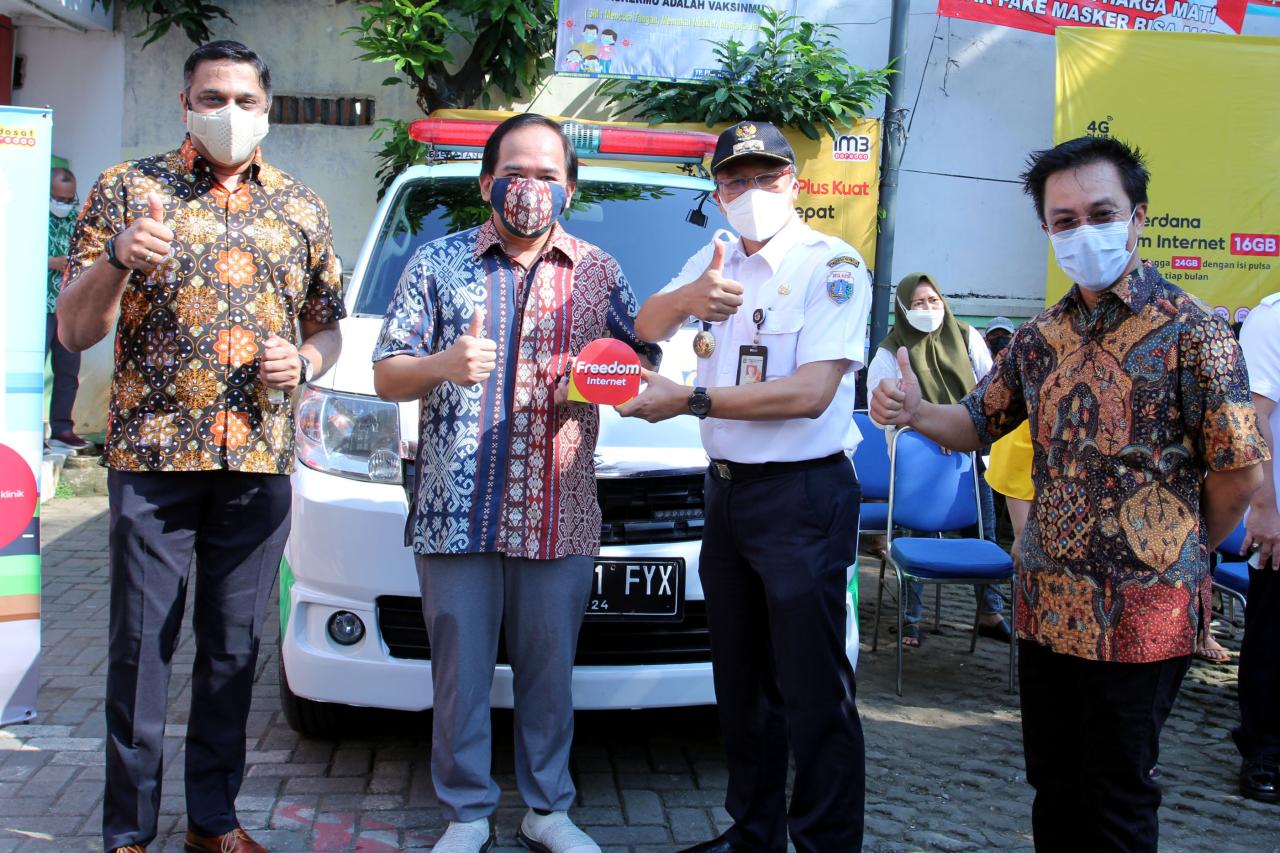 Mobil Klinik Indosat...