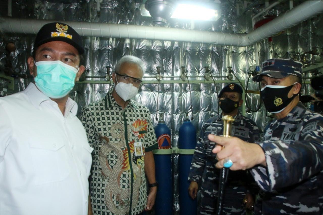KRI dr Soeharso-990...