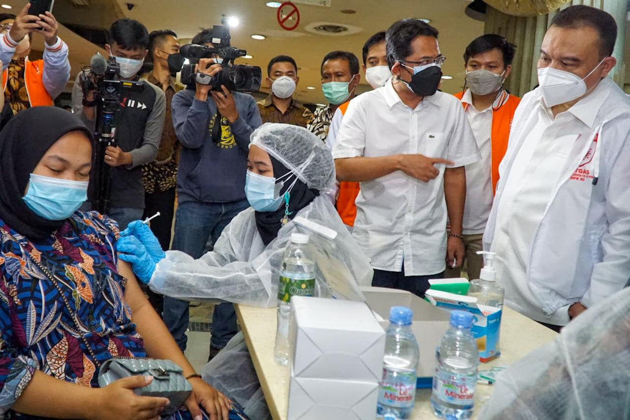Wakil Ketua DPR Tinjau...