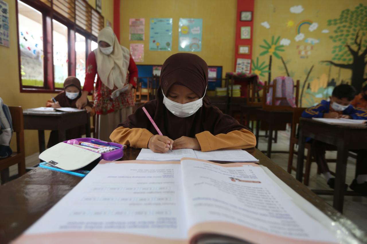 Sekolah Tatap Muka Terbatas...