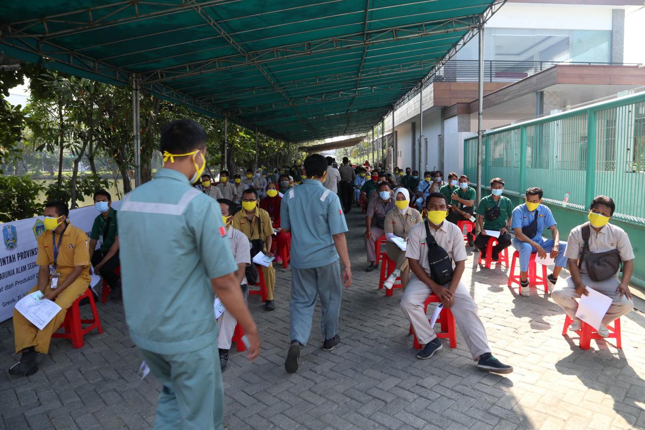 10.000 Buruh Pabrik...