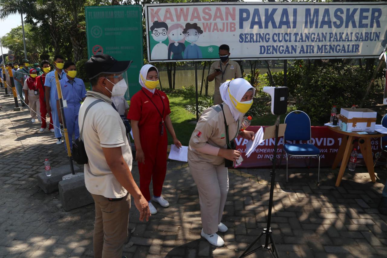10.000 Buruh Pabrik...
