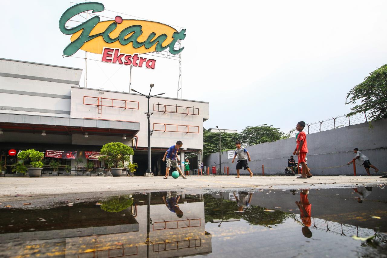 Seluruh Gerai Supermarket...