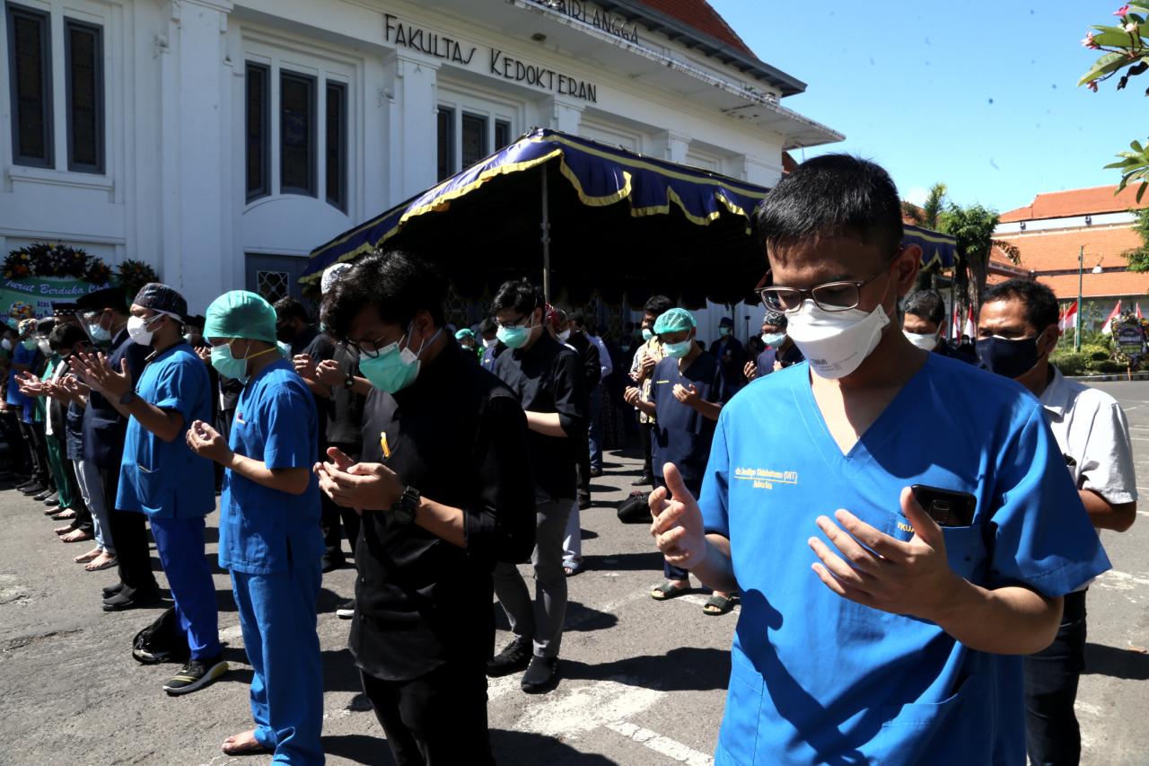Suasana Haru Warnai...