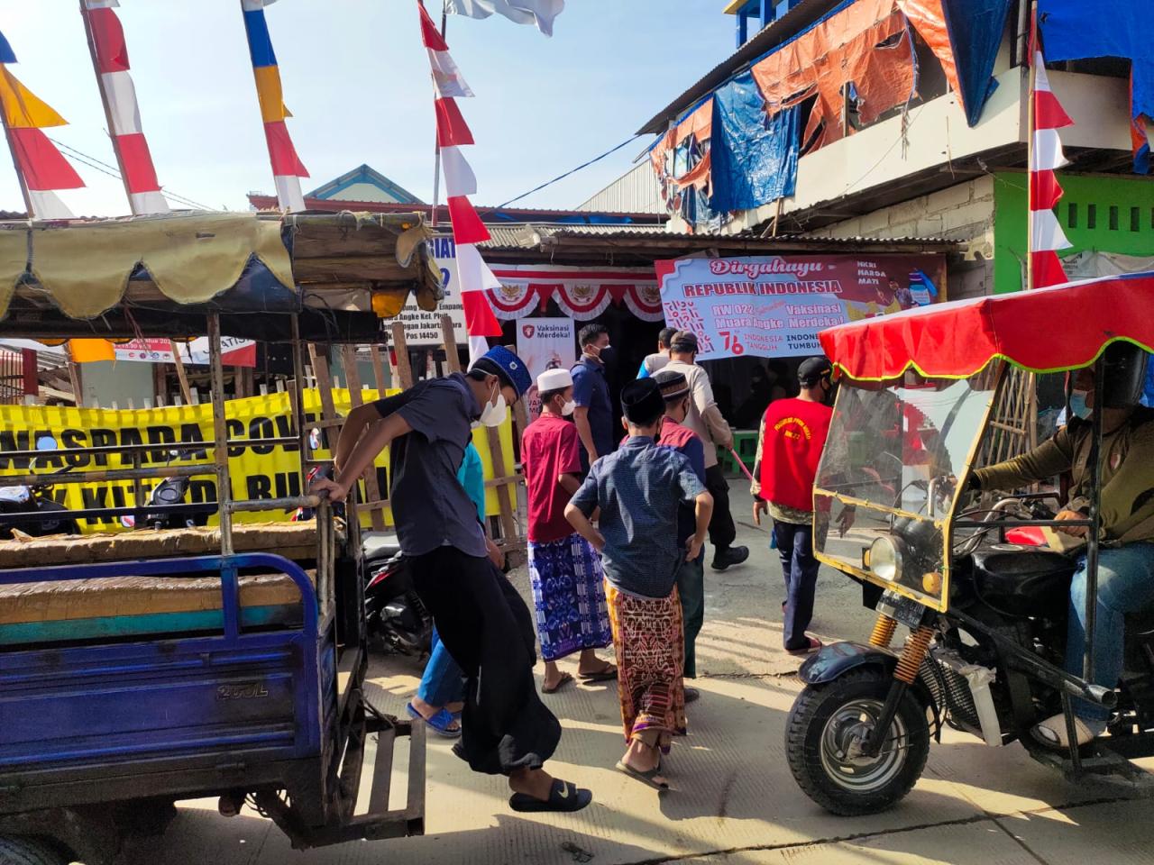 Ratusan Santri Serbu...
