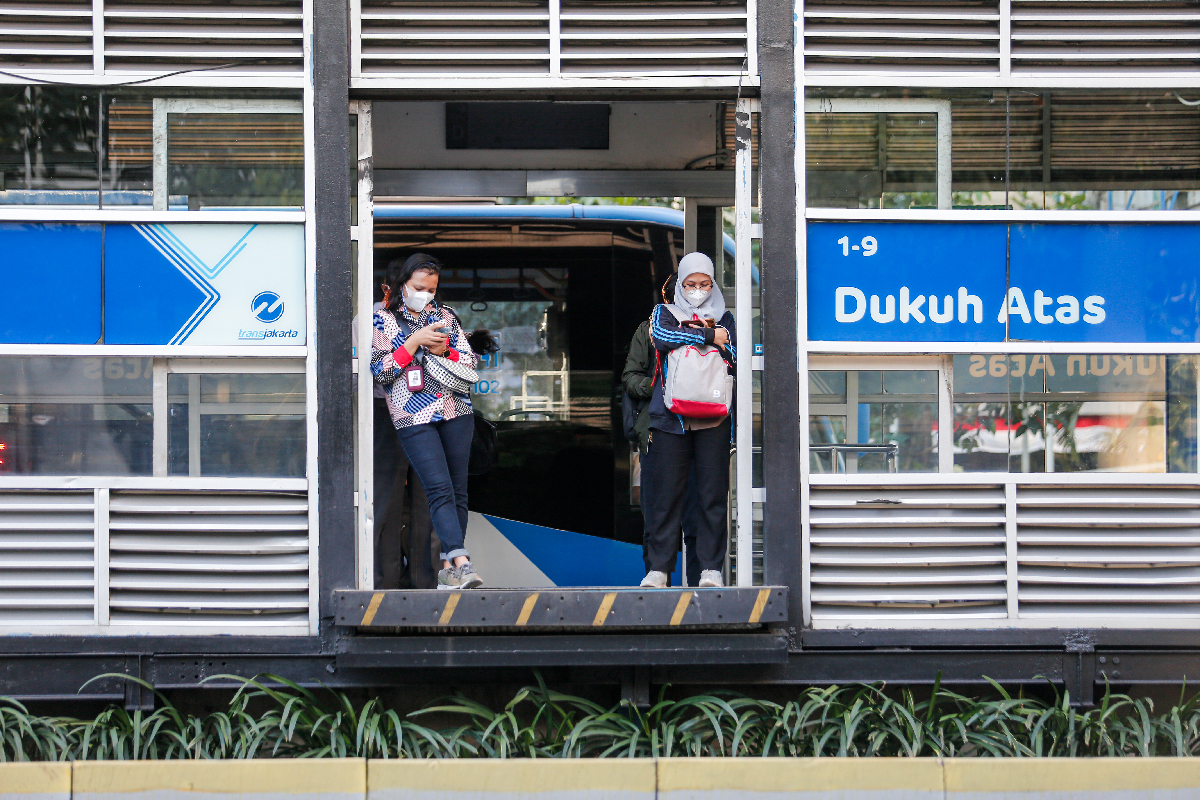 TransJakarta Batasi...