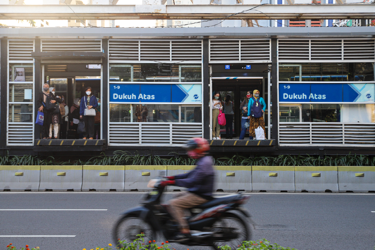 TransJakarta Batasi...