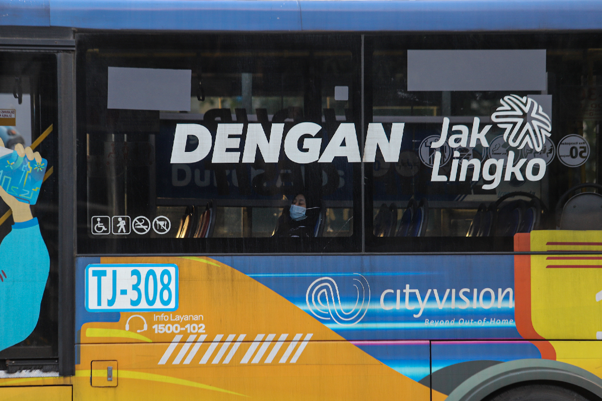 TransJakarta Batasi...