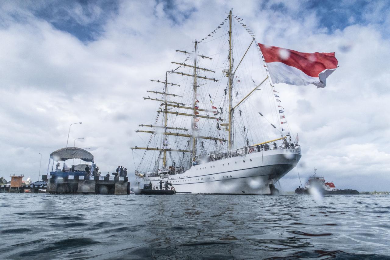KRI Bima Suci Tiba di...