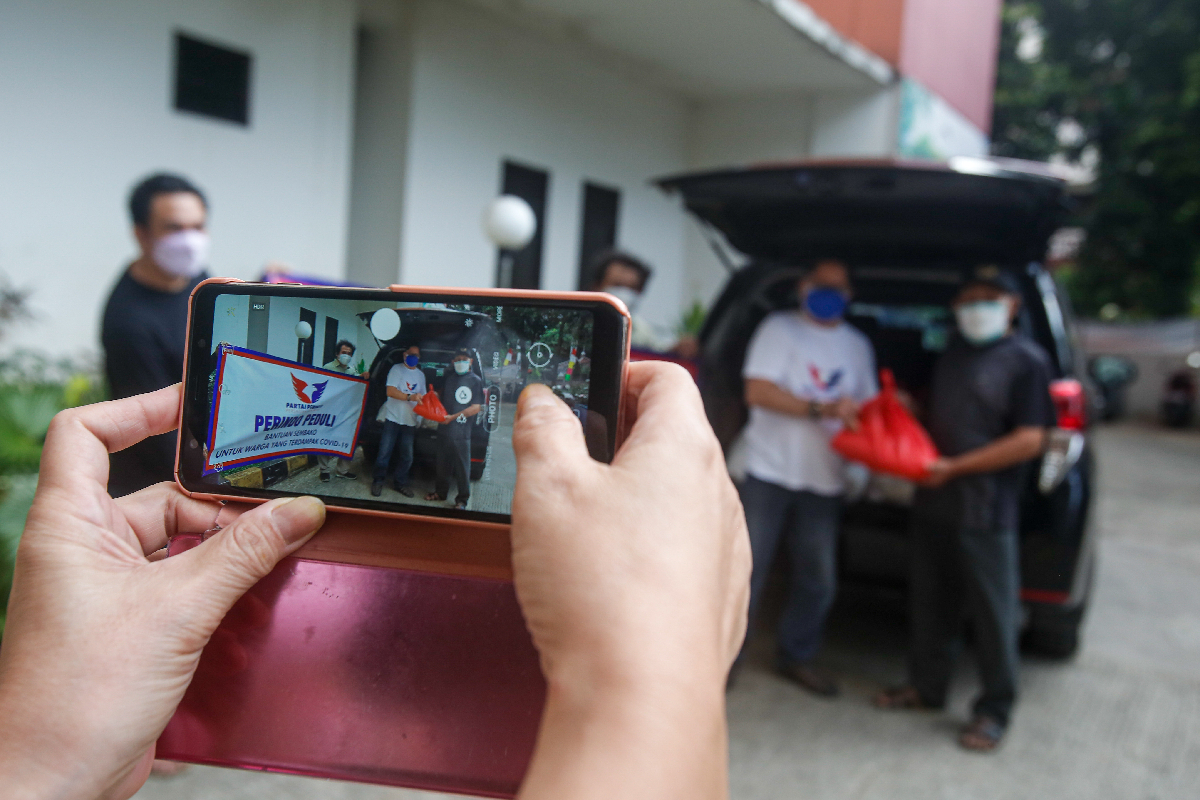 Partai Perindo Bagikan...