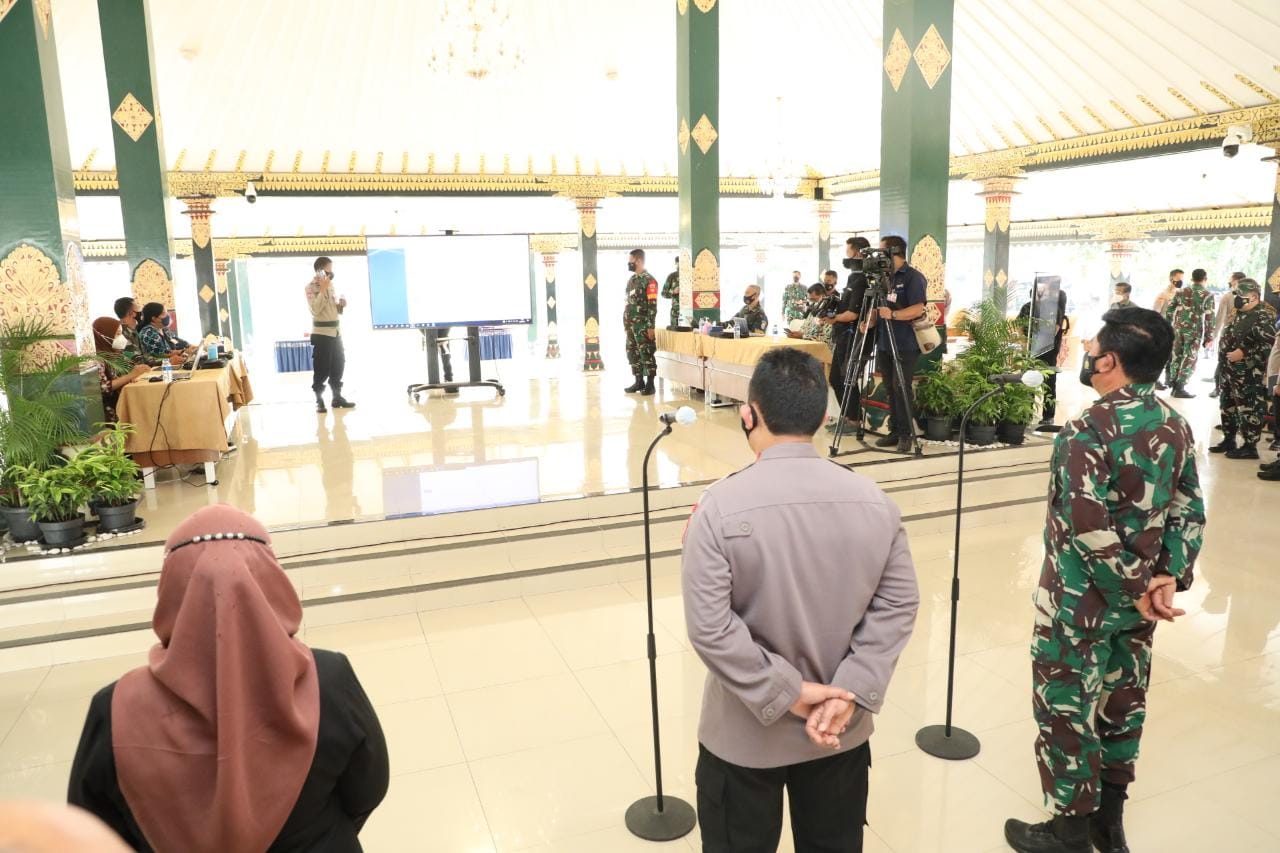 Panglima TNI Tegaskan...