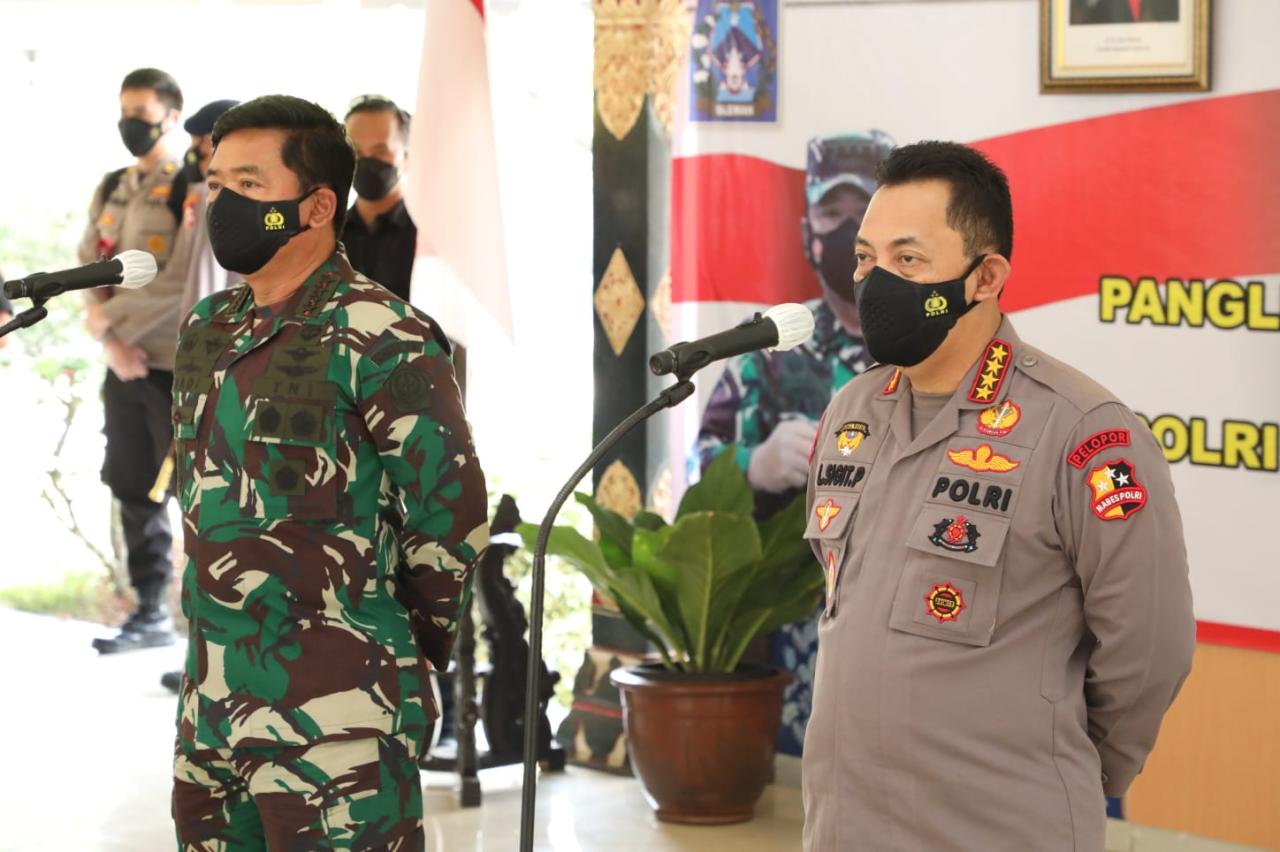 Panglima TNI Tegaskan...