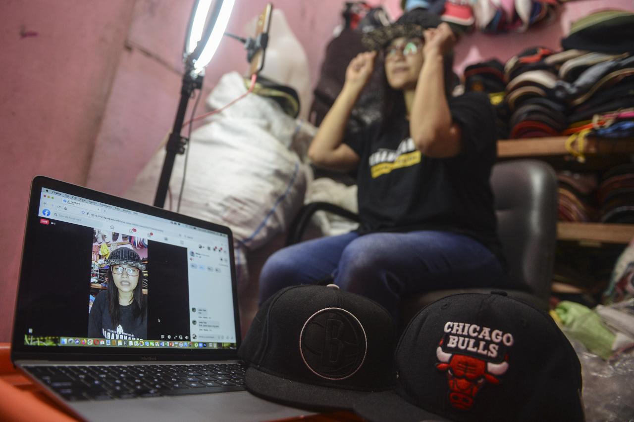 Penjualan Topi Secara...