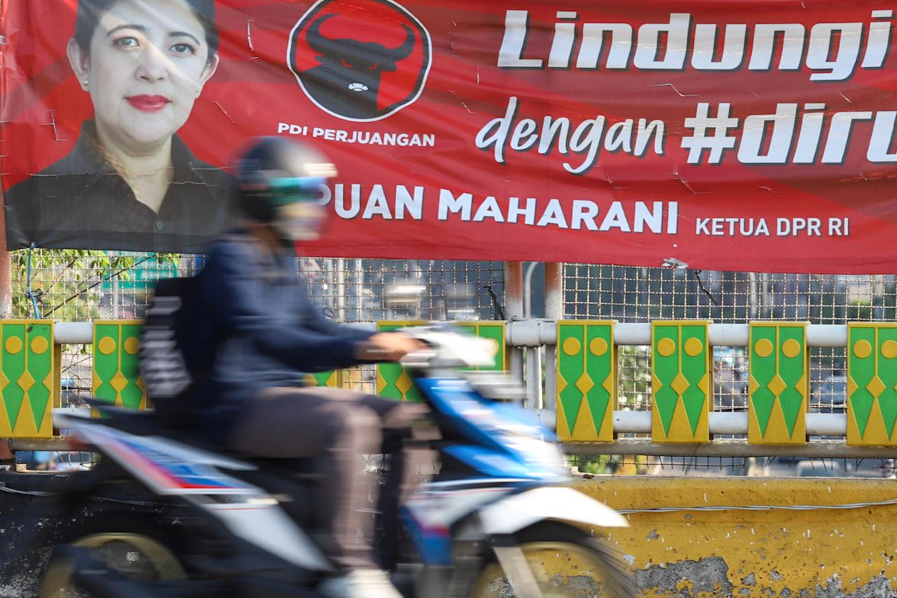 Baliho Tokoh Politik...