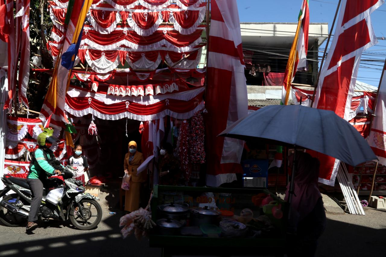 Perajin Bendera Merah...