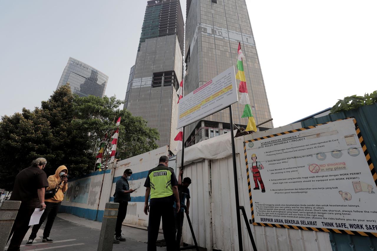 Pecah Kongsi, Gedung...