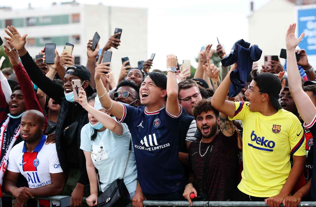Potret Suporter PSG...