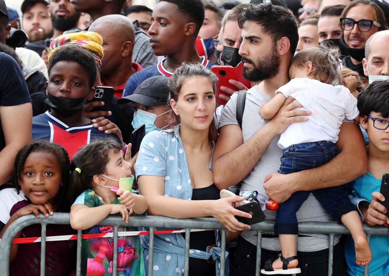 Potret Suporter PSG...