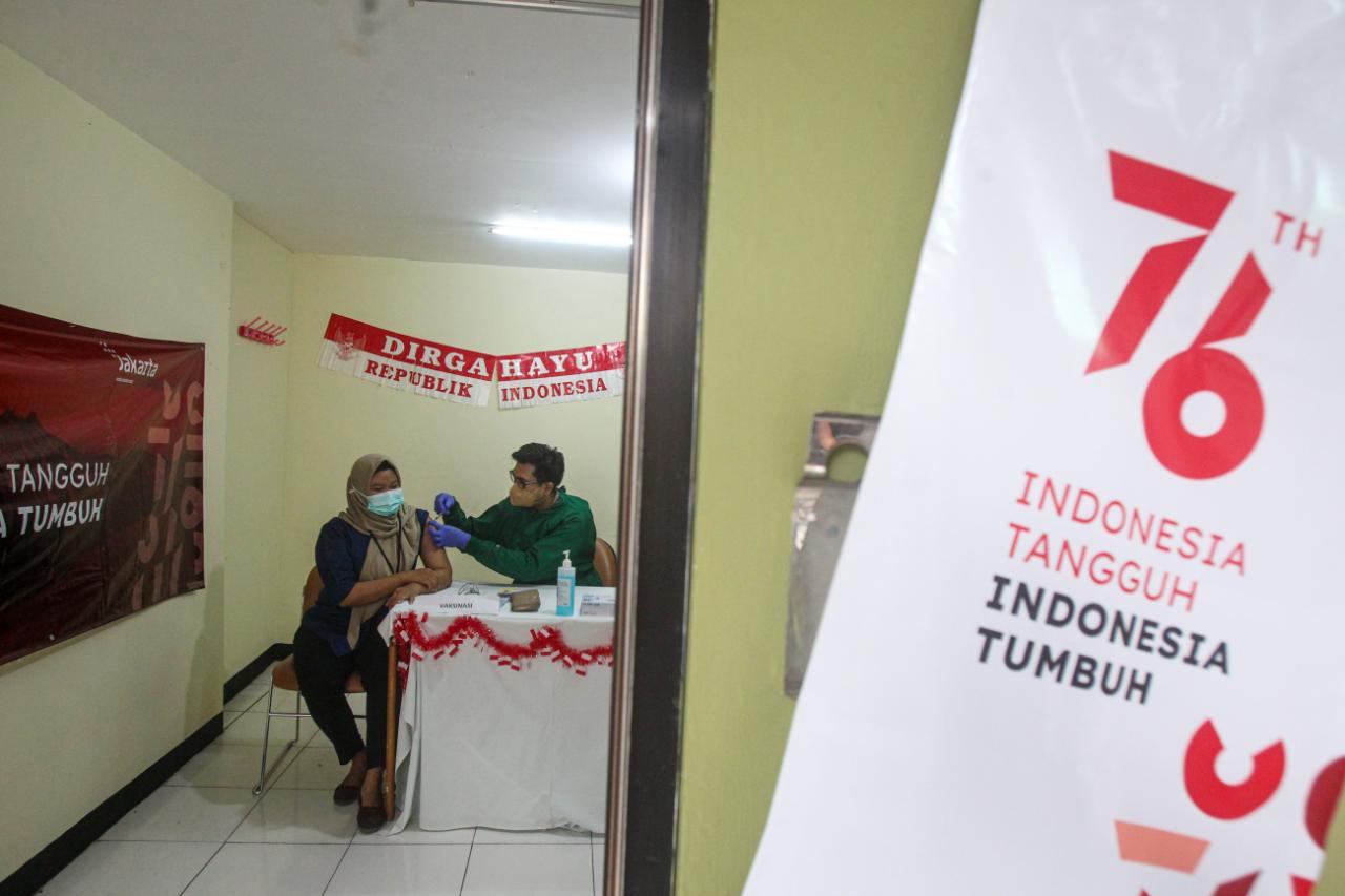 Vaksinasi Booster untuk...