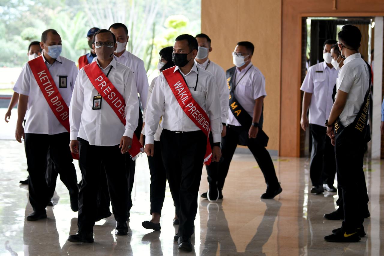 Gladi Persiapan Sidang...