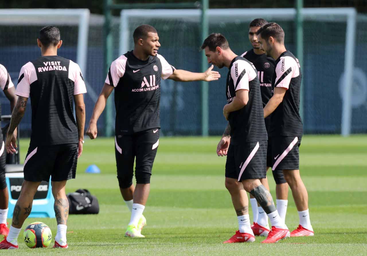 Mengintip Latihan Perdana...
