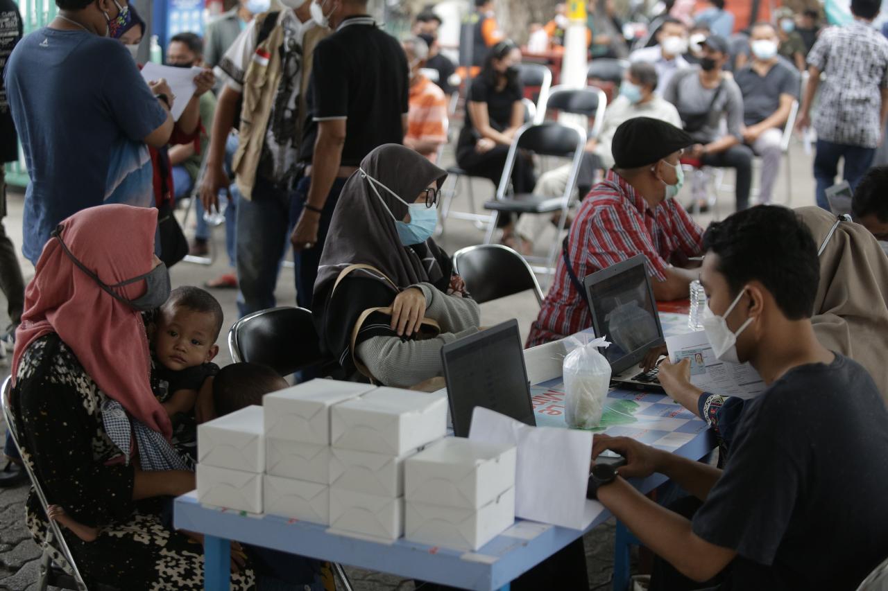 Antusias Warga Mengikuti...