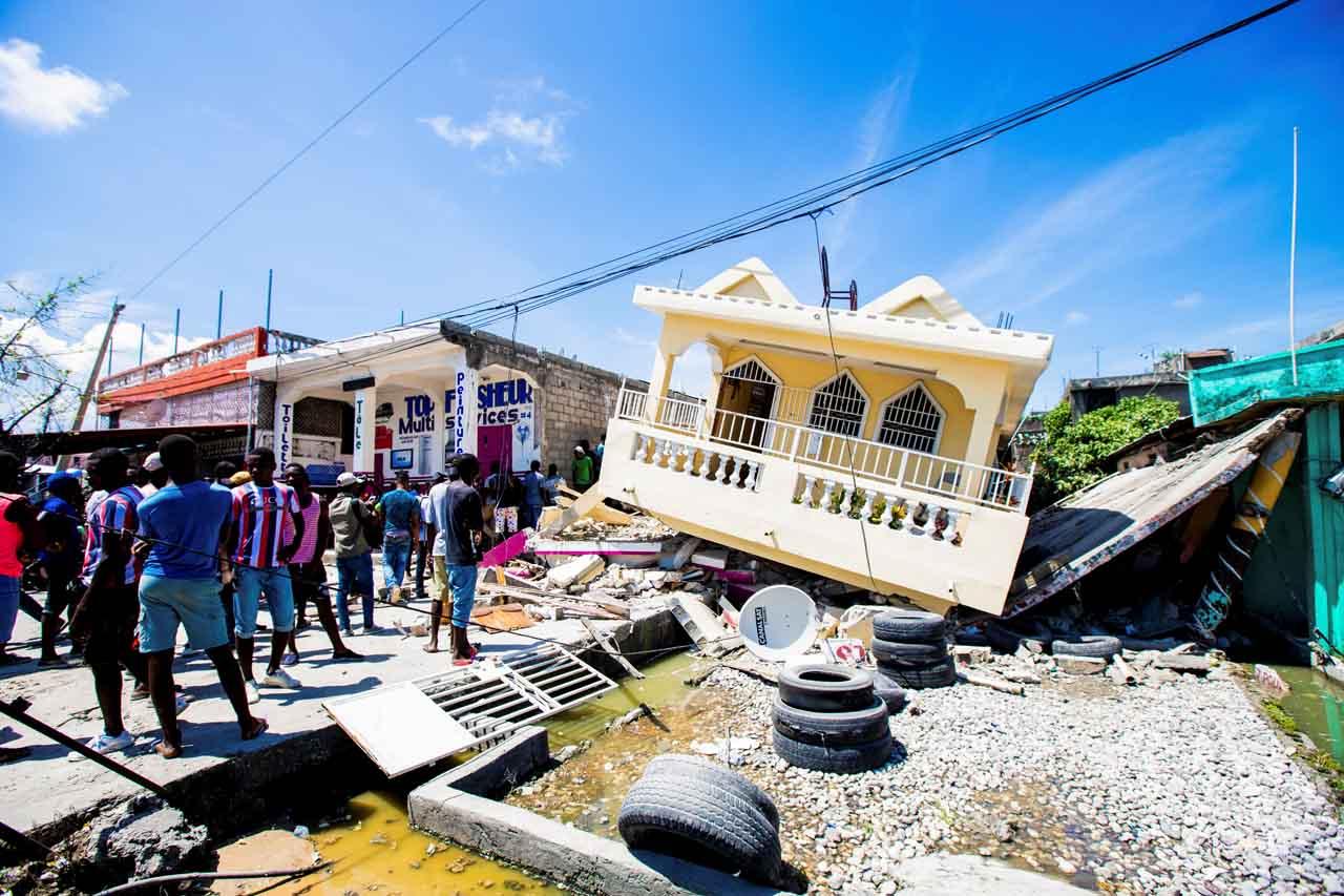 Potret Dahsyatnya Gempa...