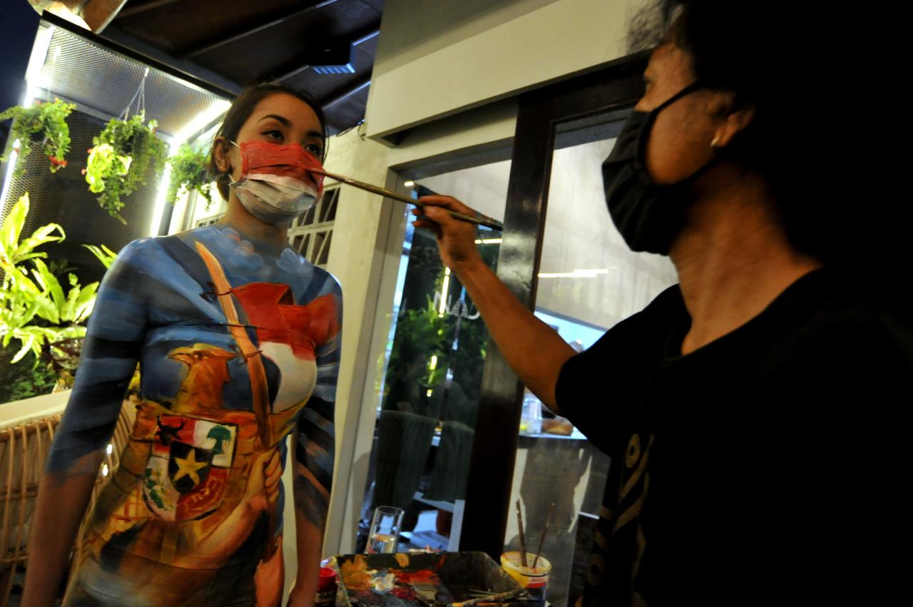 Sambut HUT RI, Seniman...