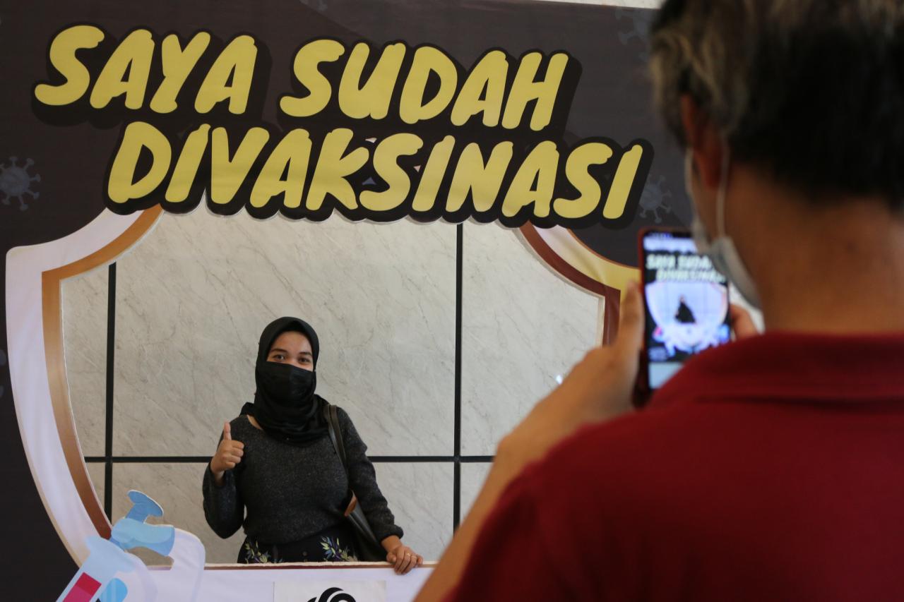 Vaksinasi Tahap Pertama...