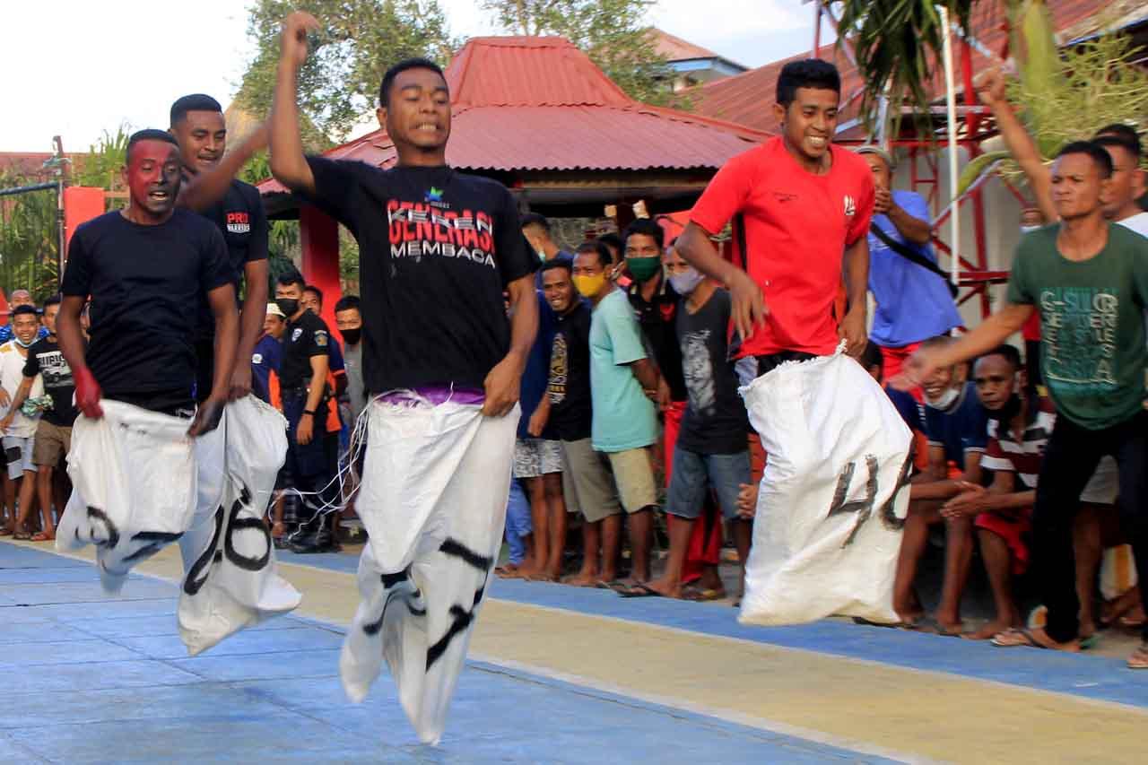 Keseruan Narapadina...