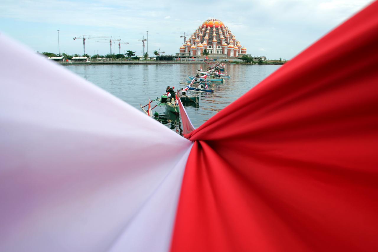 Pembentangan Bendera...