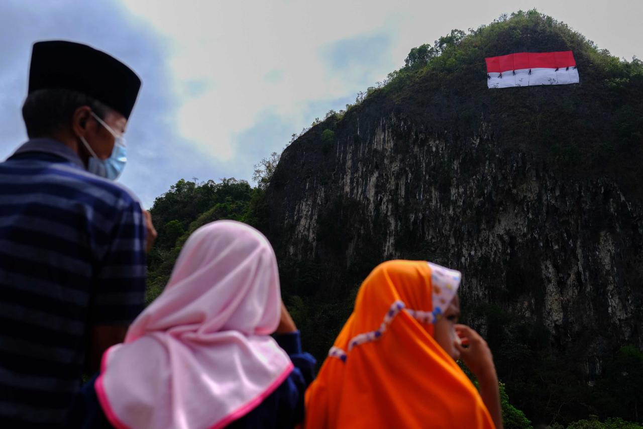 Mapala 45 Makassar Bentangkan...
