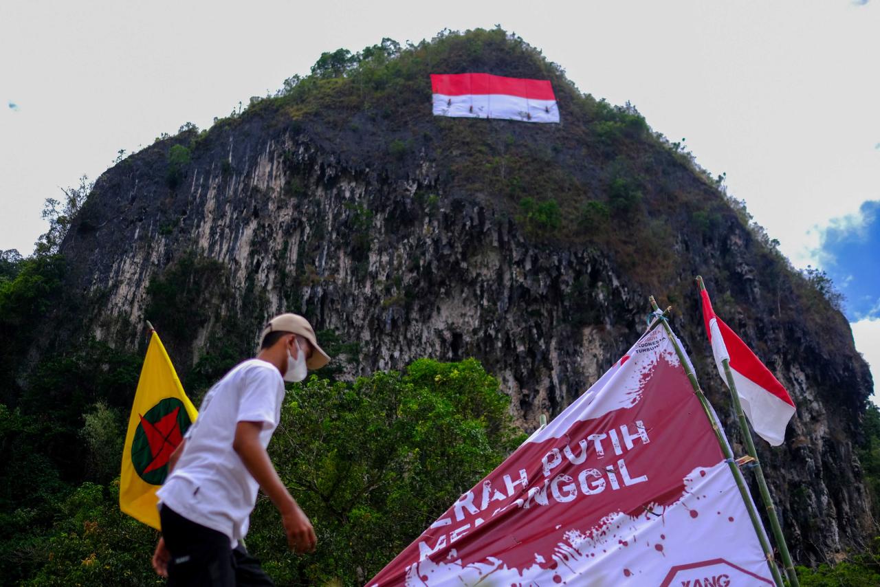 Mapala 45 Makassar Bentangkan...