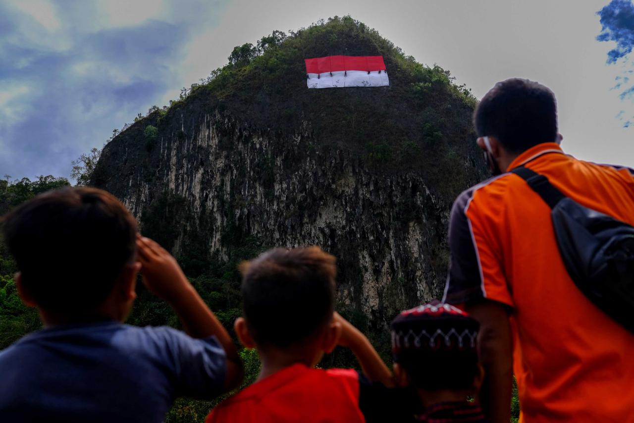 Mapala 45 Makassar Bentangkan...
