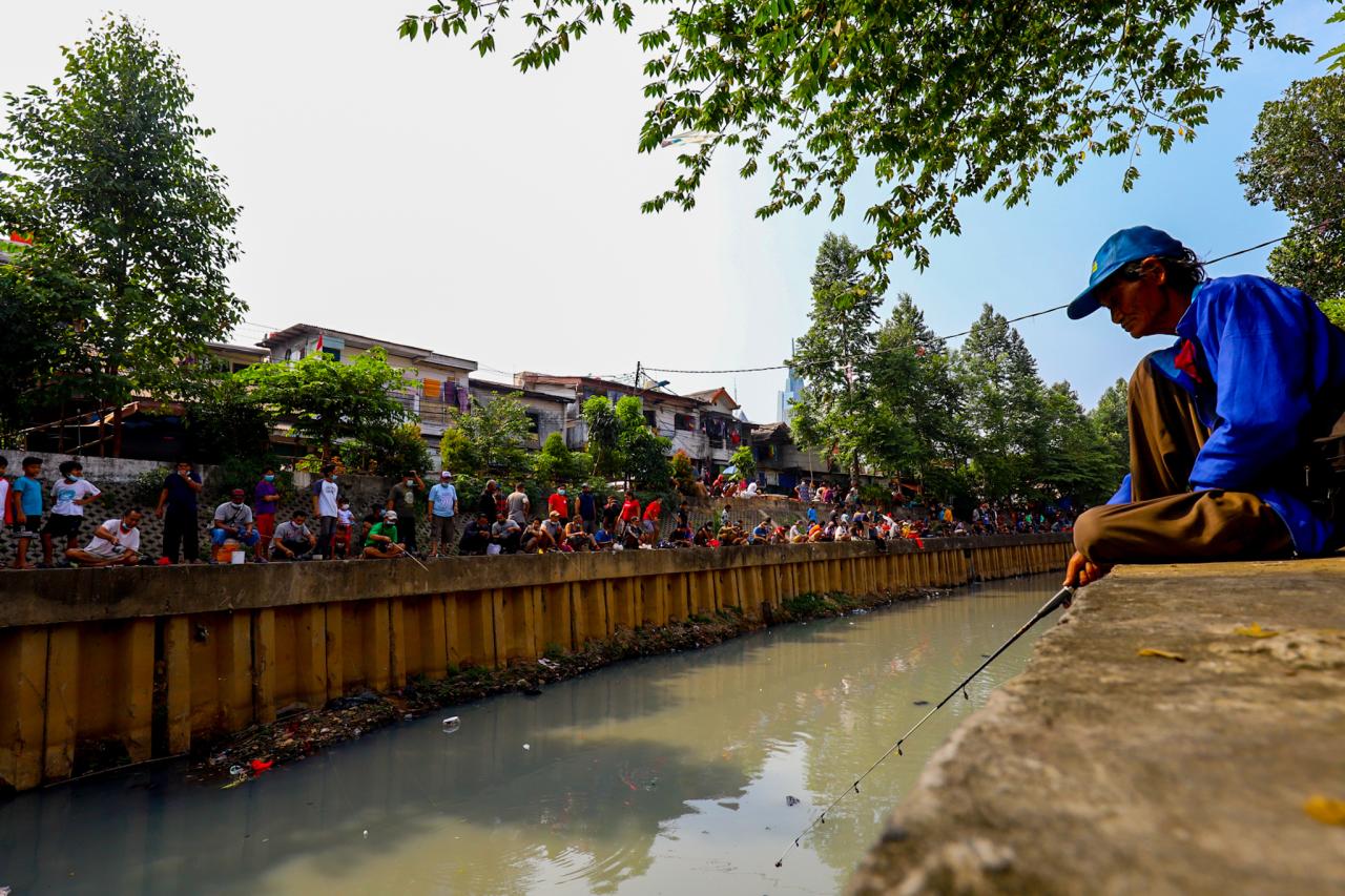 Serunya Lomba Mancing...