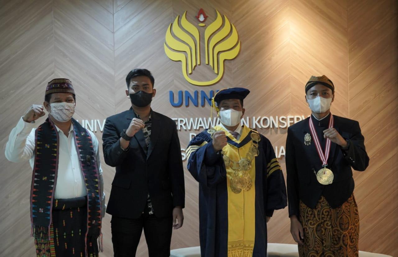10.210 Mahasiswa Baru...
