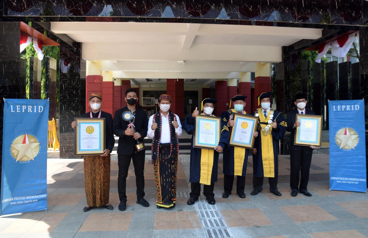 10.210 Mahasiswa Baru...