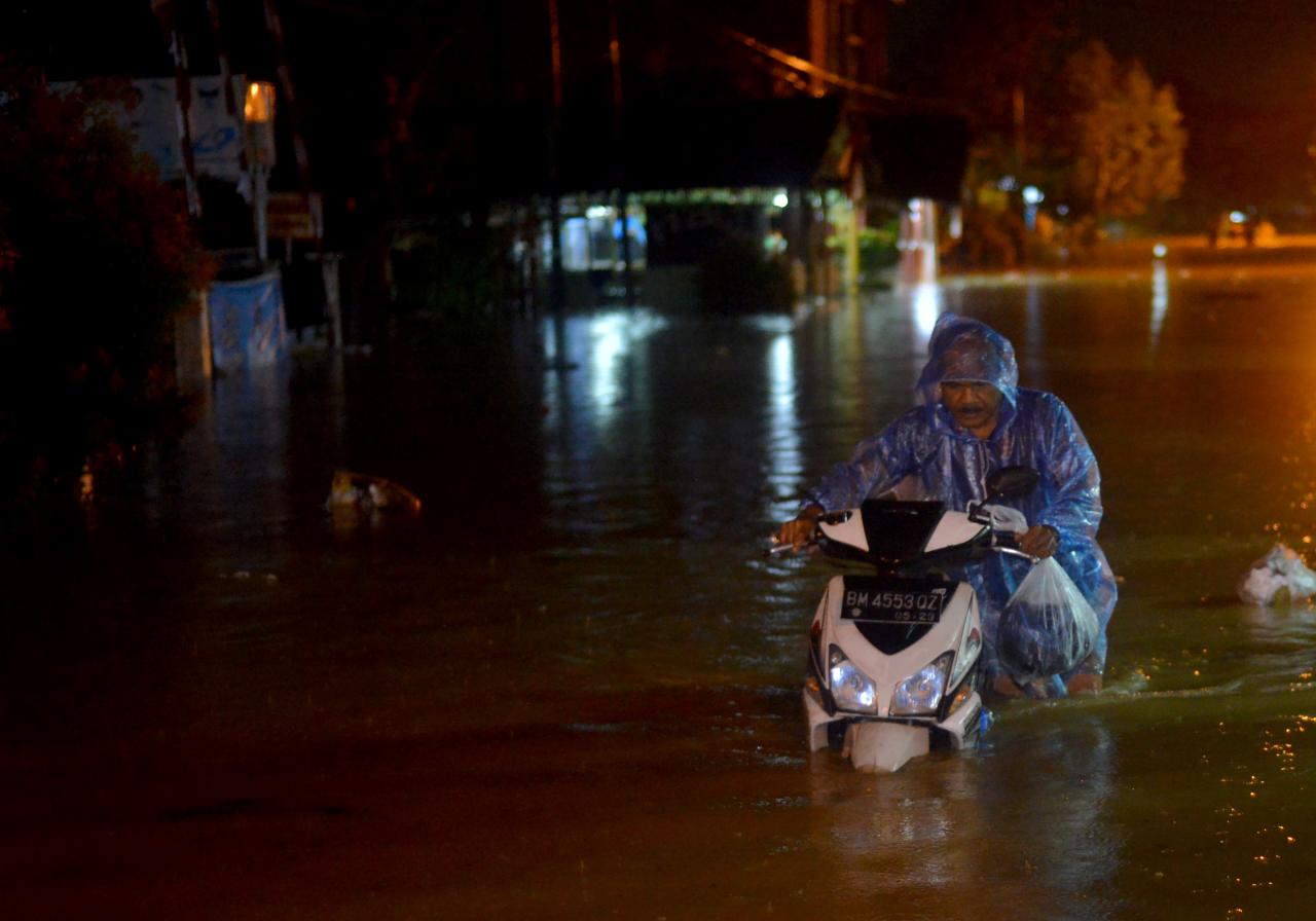 Banjir Rendam Permukiman...