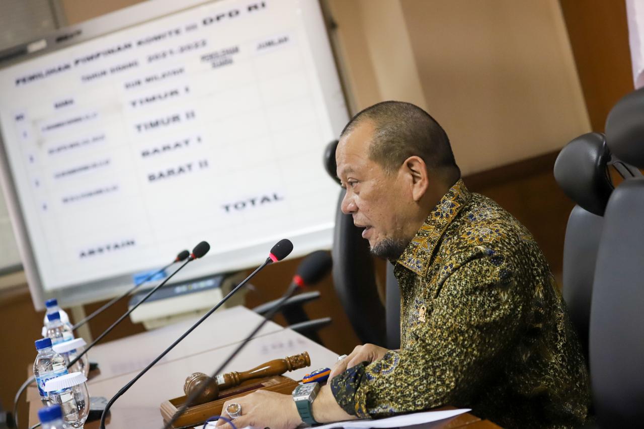 Pemilihan Pimpinan Alat...