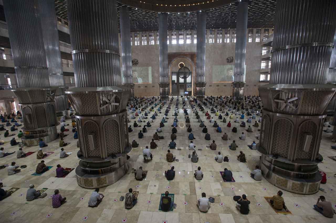 Shalat Jumat Pertama...