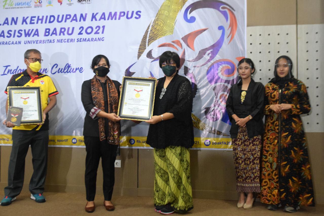 1.015 Mahasiswa Baru...