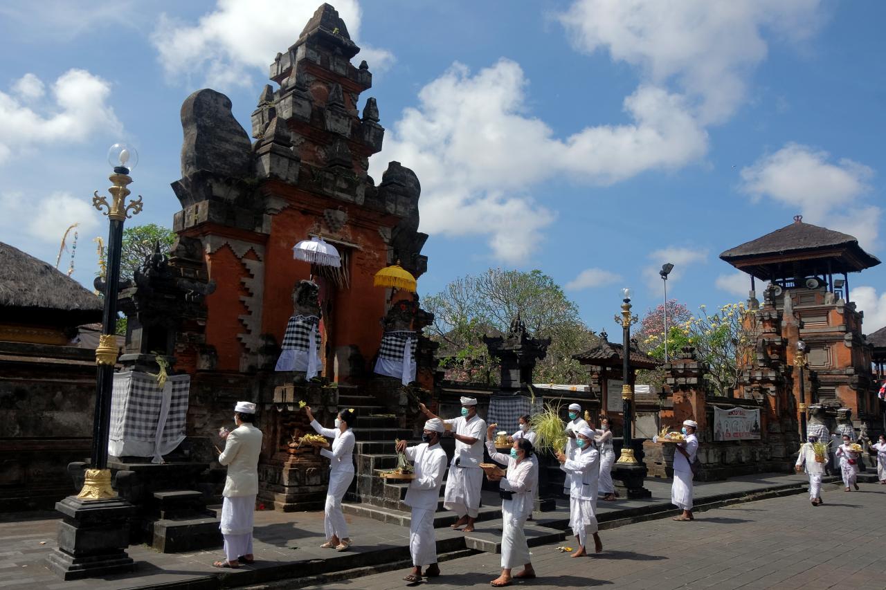 Upacara Wisuda Bumi...