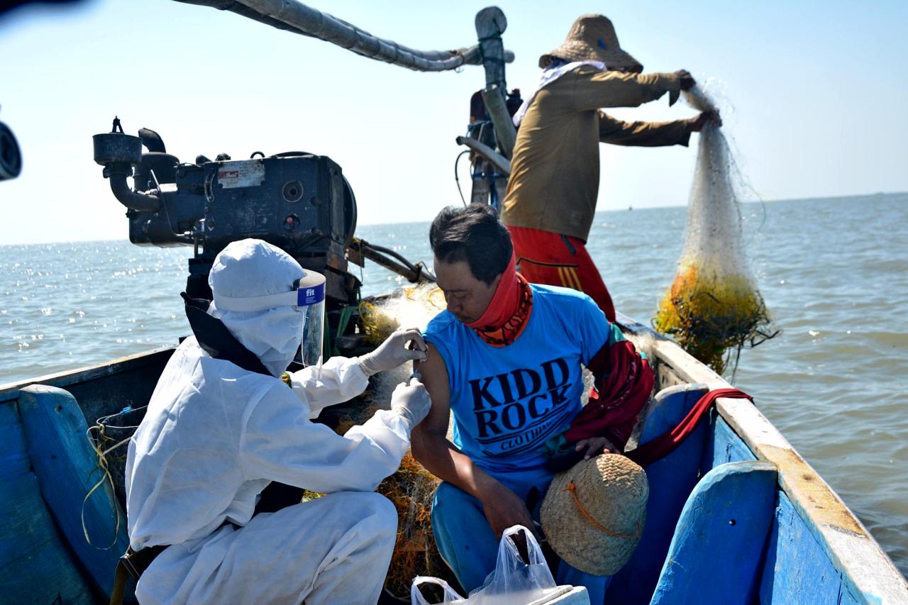 Hingga Tengah Laut,...