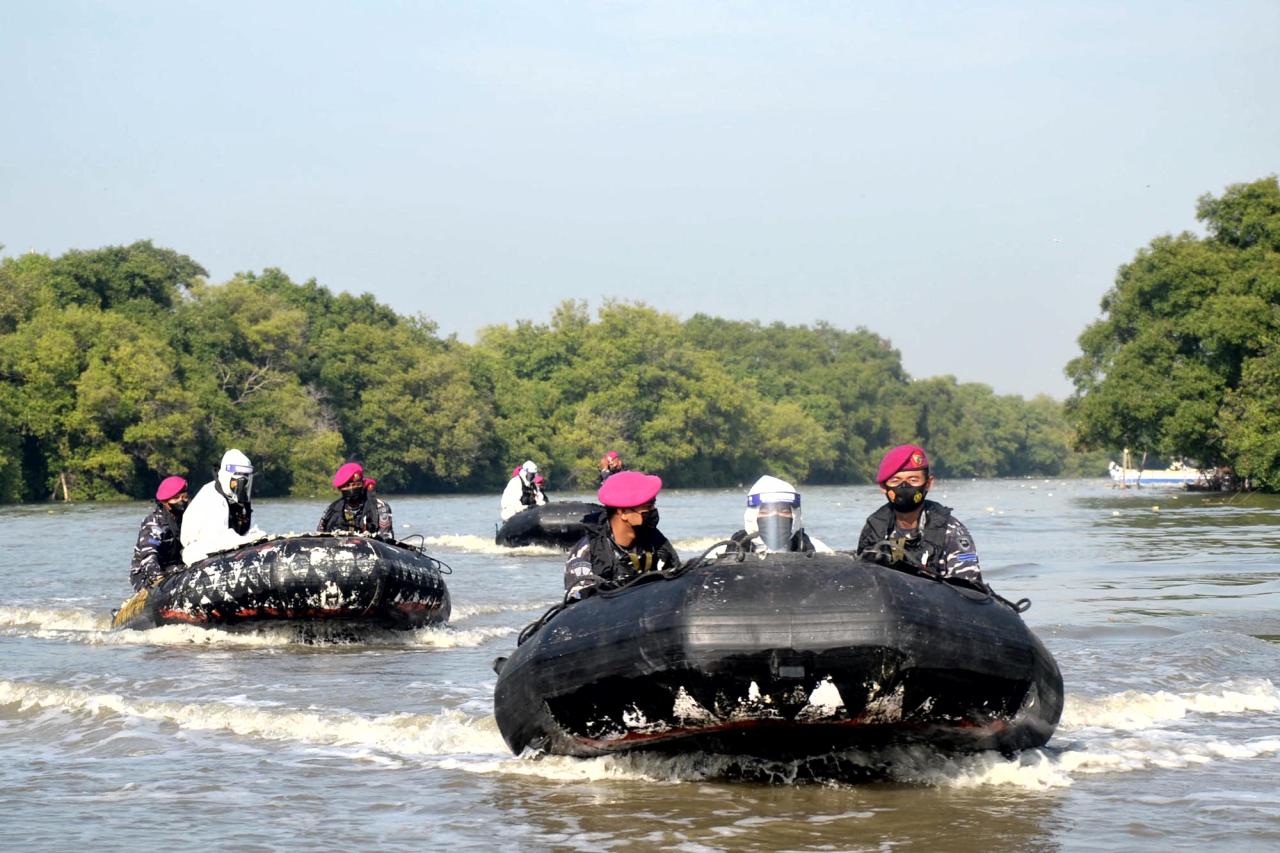Hingga Tengah Laut,...